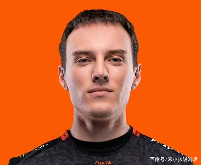 C9碾压FNC,Hanssama打出惊人五杀强强对话八强赛,强势挺进下一轮 C9碾压FNC,Hanssama打出惊人五杀强强对话八强赛,强势挺进下一轮