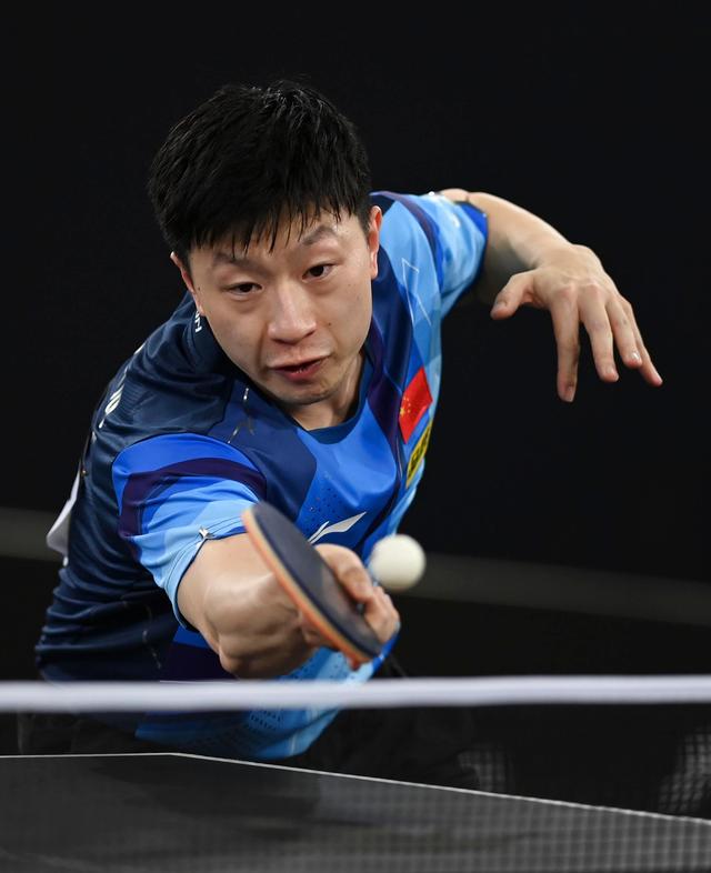 开云体育登录-PSG鏖战GEN，Tarzan极限生还后反打宿敌对决淘汰赛，成为赛场最大亮点