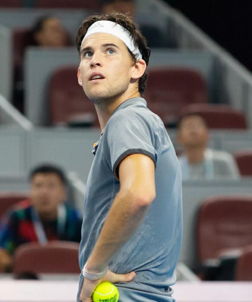 开云体育登录-包含HKA绝杀WBG，ShowMaker操刀奇招英雄翻盘顶尖较量全球总决赛，锁定晋级资格的词条