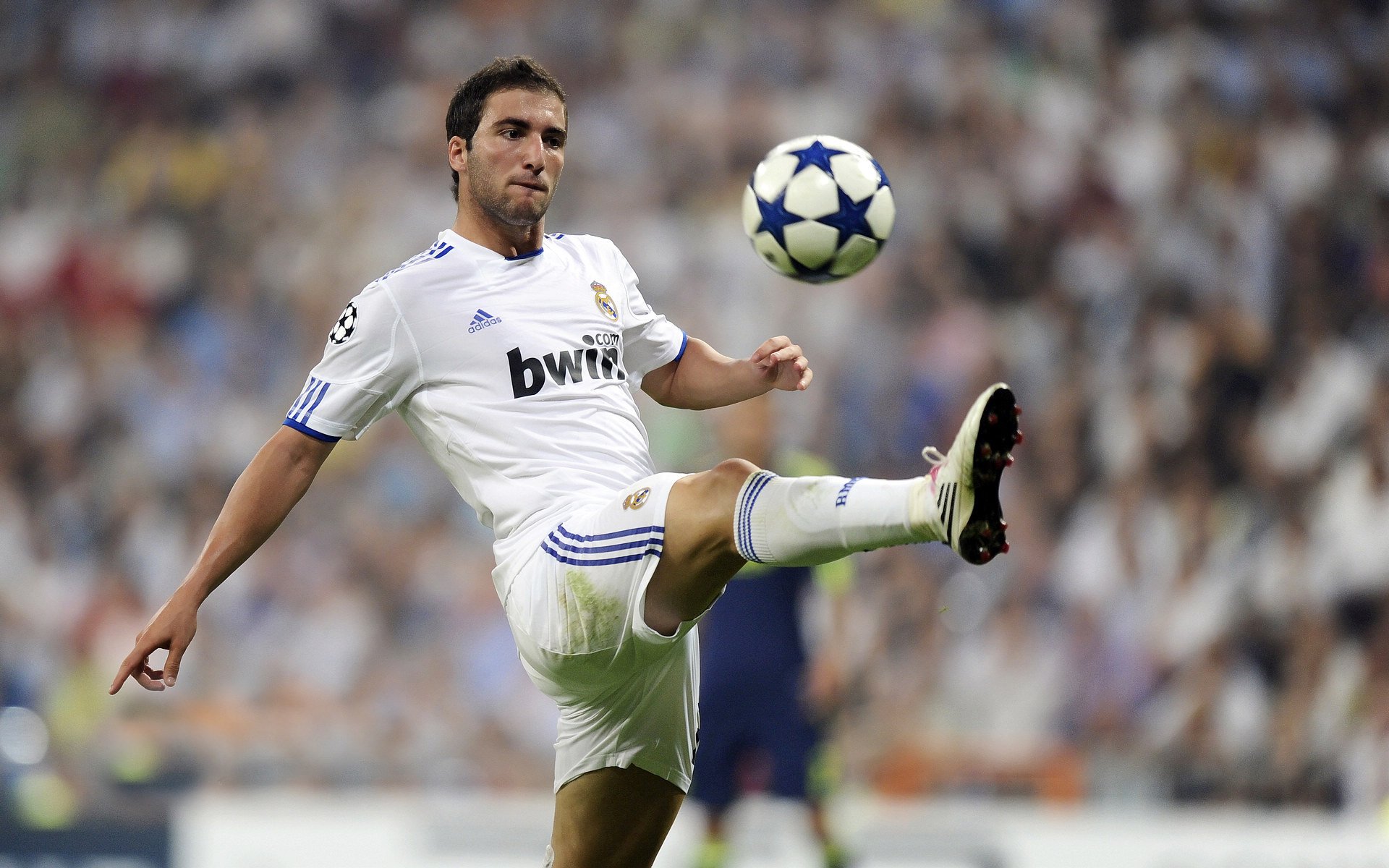 英超争冠风云再起,威尔士国际赛场击溃法国,联赛格局暗流涌动