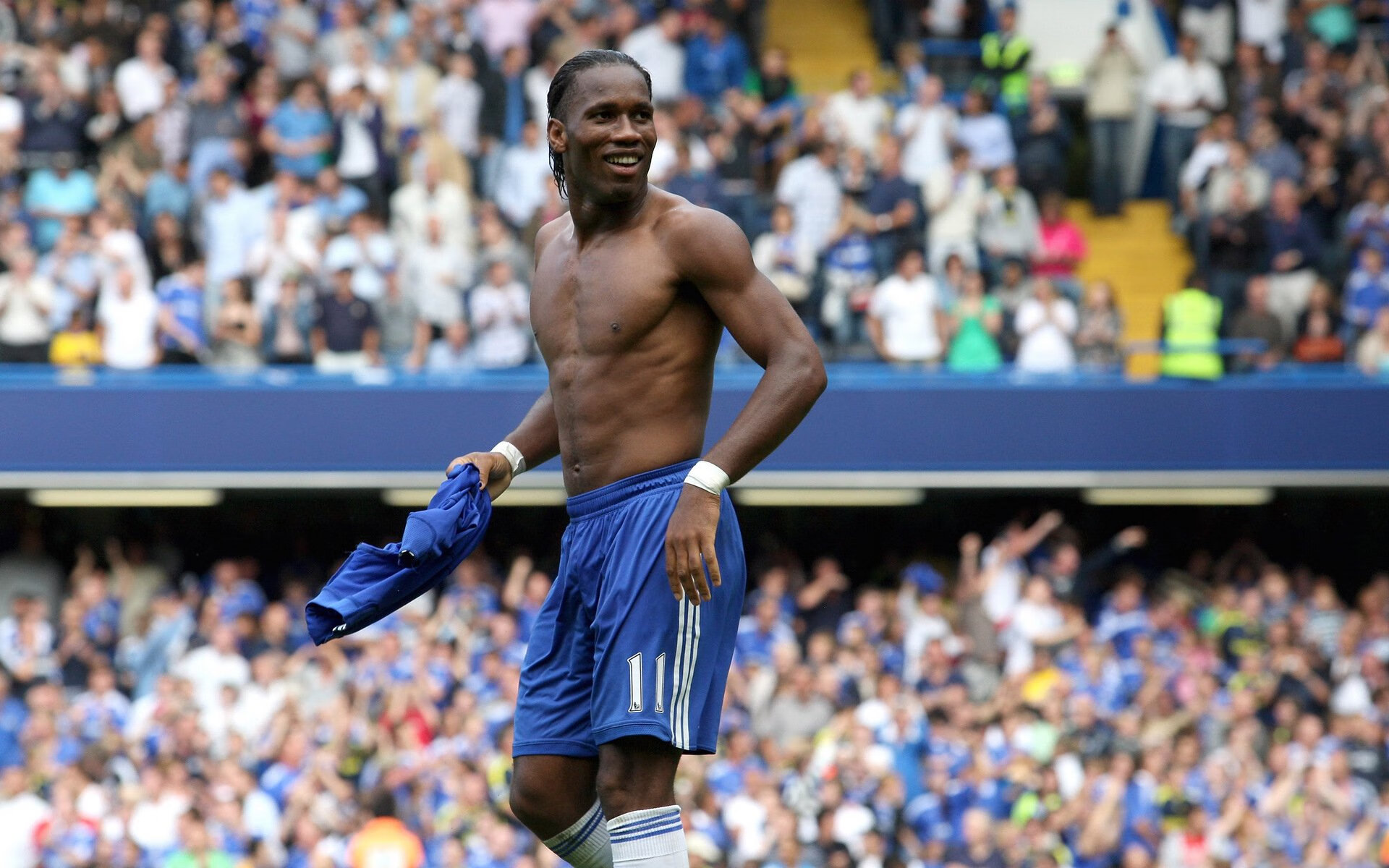 伊布梅开二度助黄潜力克贝蒂斯,战术执行力成取胜之匙