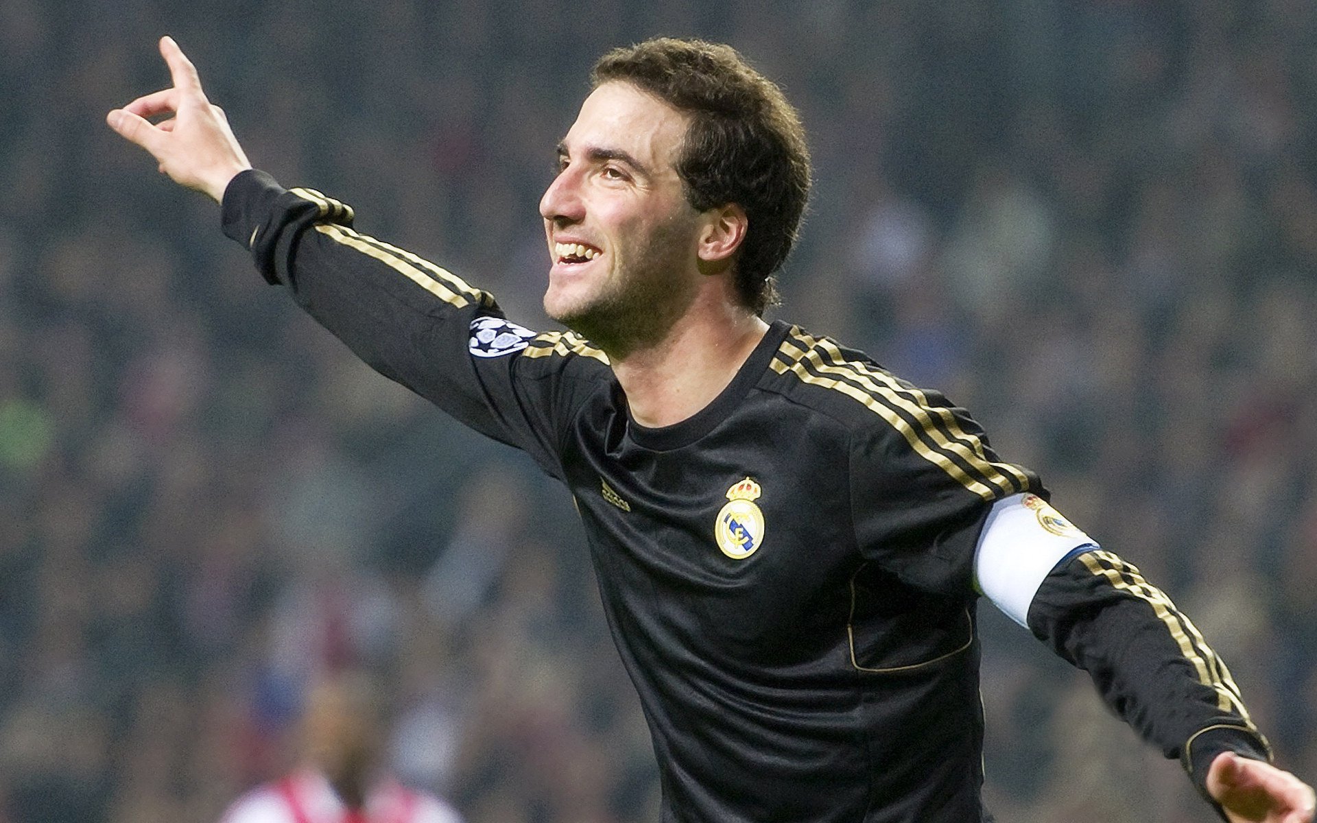 谁是真正的调色师？武切维奇用一场胜利完成艺术革命